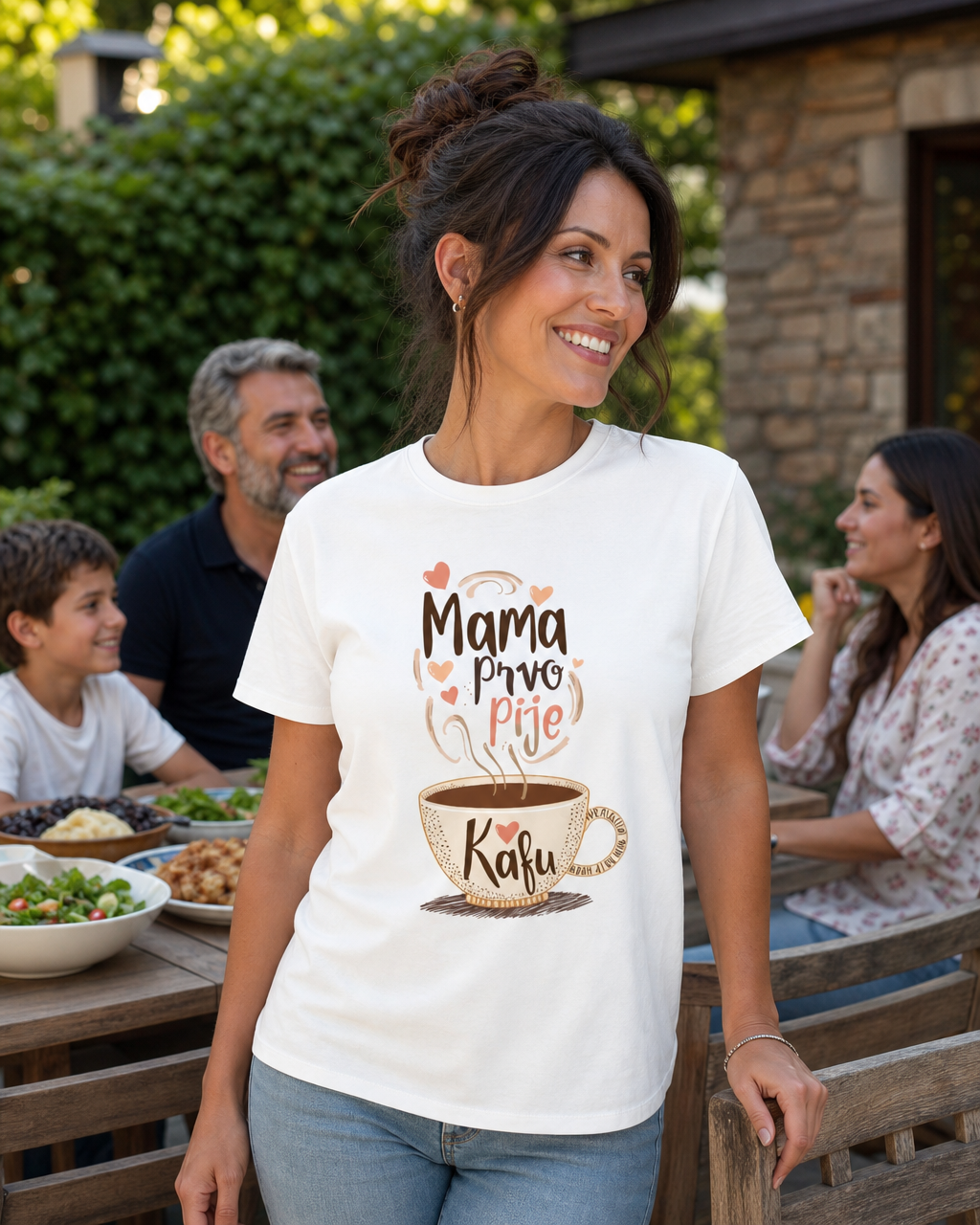 Mama Prvo Pije Kafu T-shirt