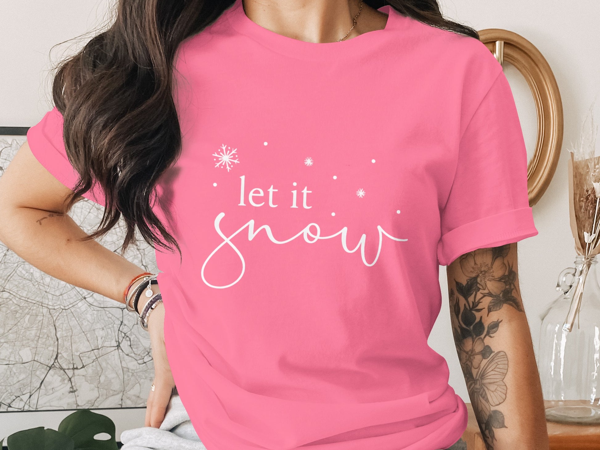 Stylish Pink 'Let It Snow' Graphic Tee Product
