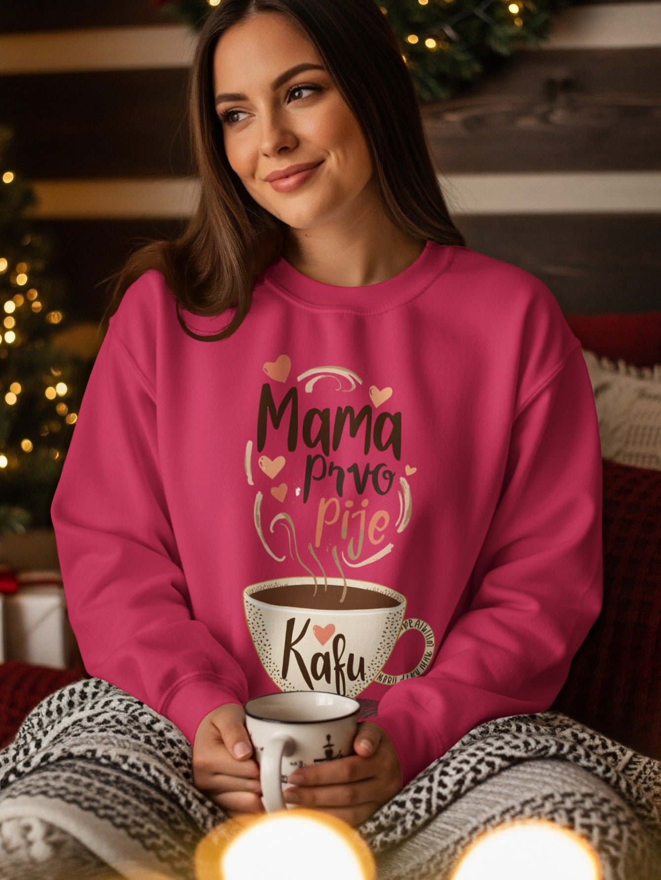 Cozy Pink Mama Prvo Pije Kafu Sweatshirt
