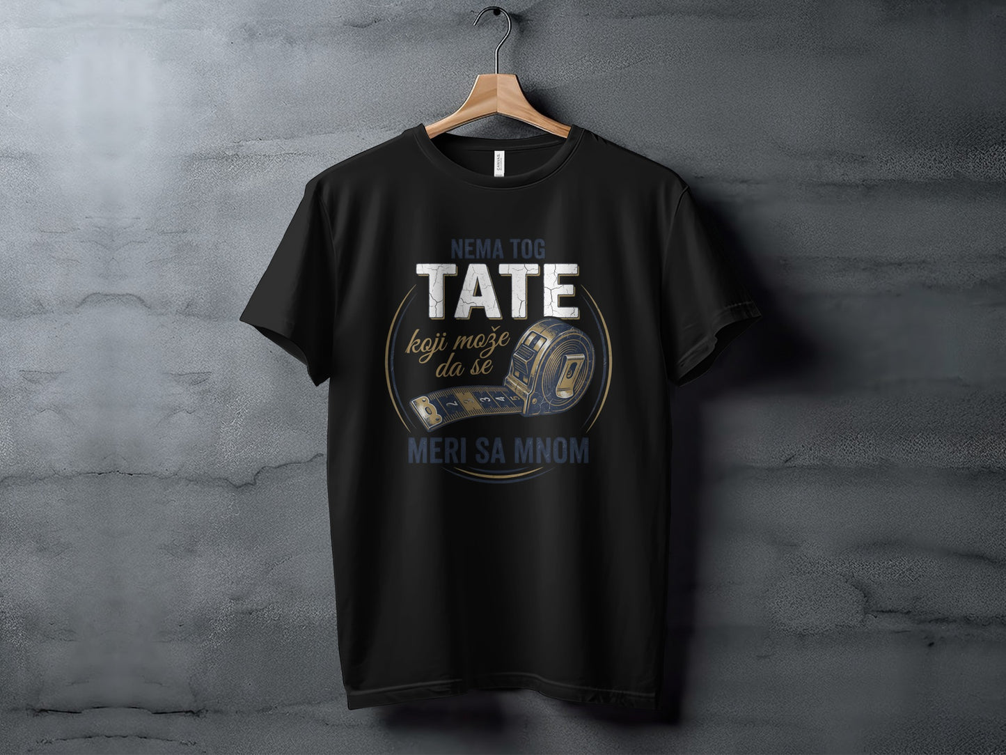 Black t-shirt with tape measure graphic and Serbian text.