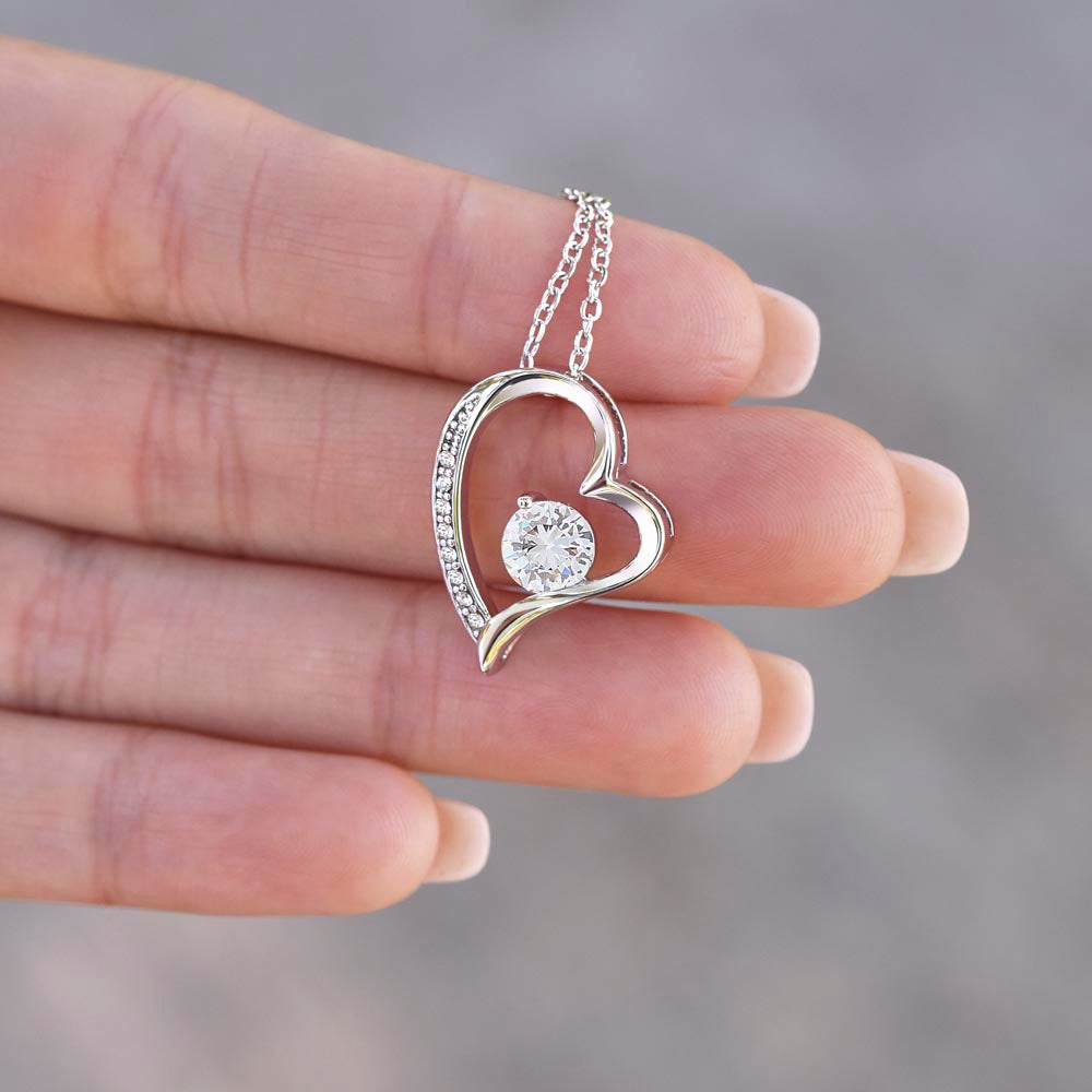 Mamina ljubav zauvek uz tebe – ogrlica za ćerku