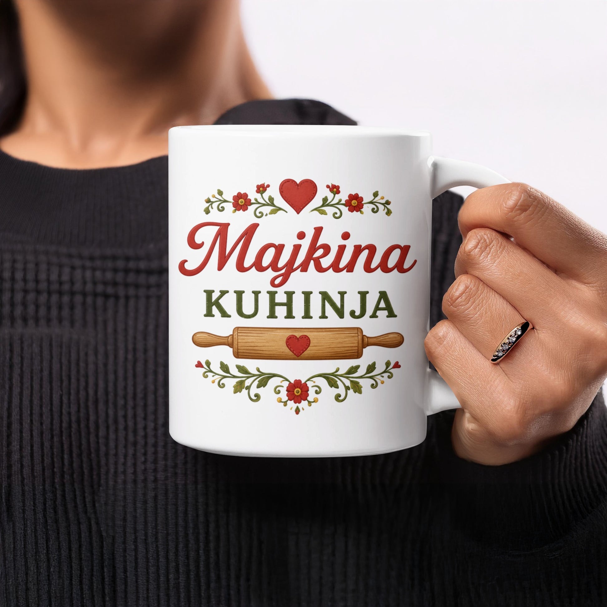 White mug with "Majkina KUHINJA" text and rolling pin graphic.